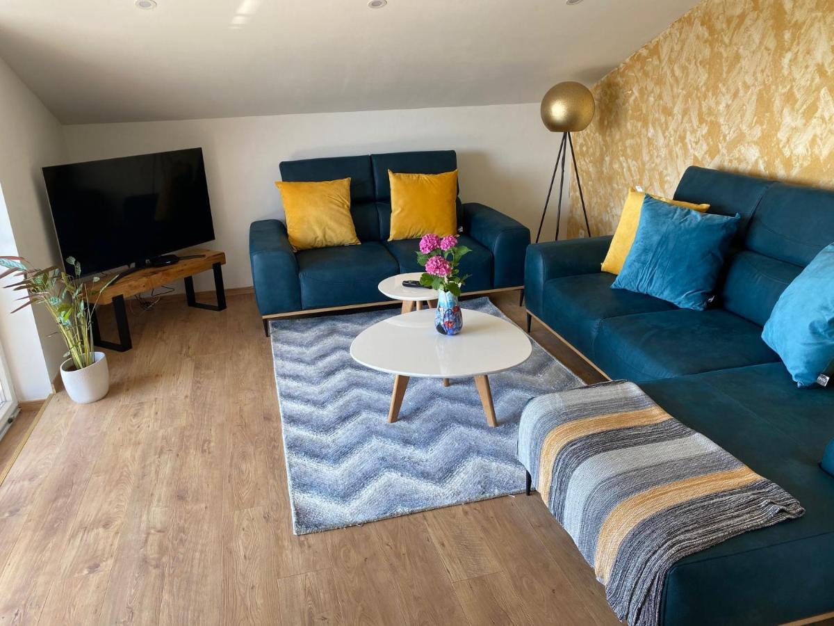 קסטב Andrea, Premium Three Bedroom Apartment, Entire Floor מראה חיצוני תמונה