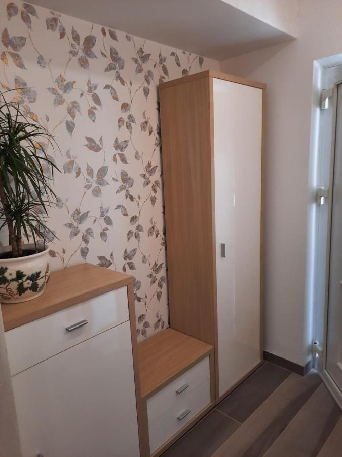 קסטב Andrea, Premium Three Bedroom Apartment, Entire Floor מראה חיצוני תמונה